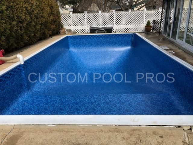 Steel wall vinyl liner pool - Custom pool pros